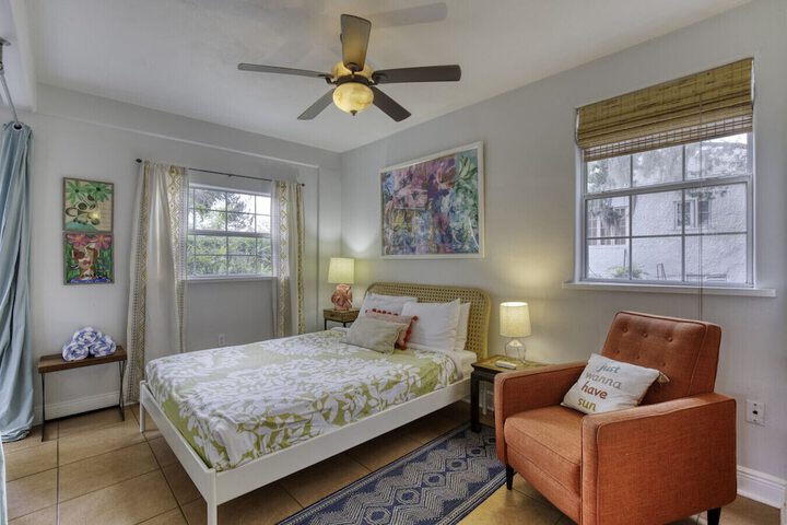 1 Bedroom Spanish Bungalow Guest House