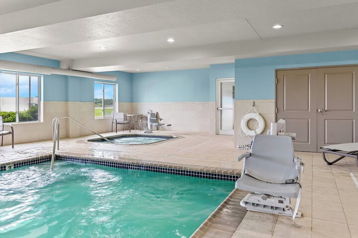 Holiday Inn Express & Suites Vandalia by IHG