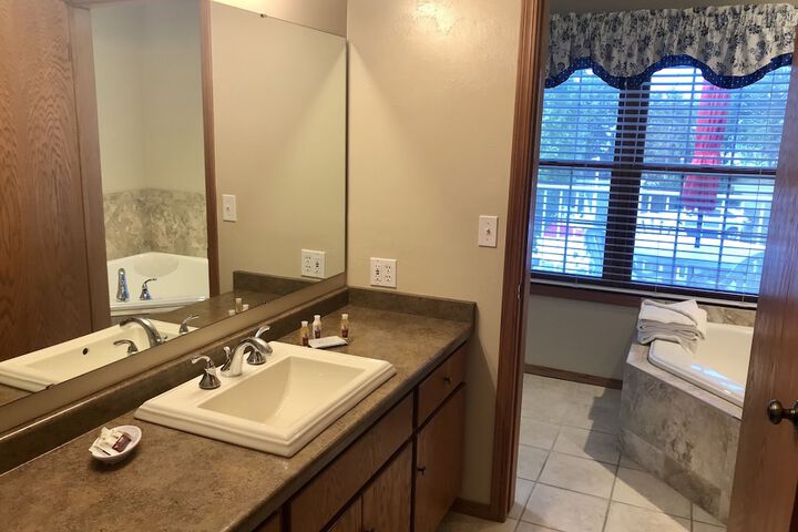 Room 42 of 157