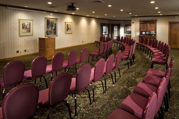 Carlisle Inn Sugarcreek