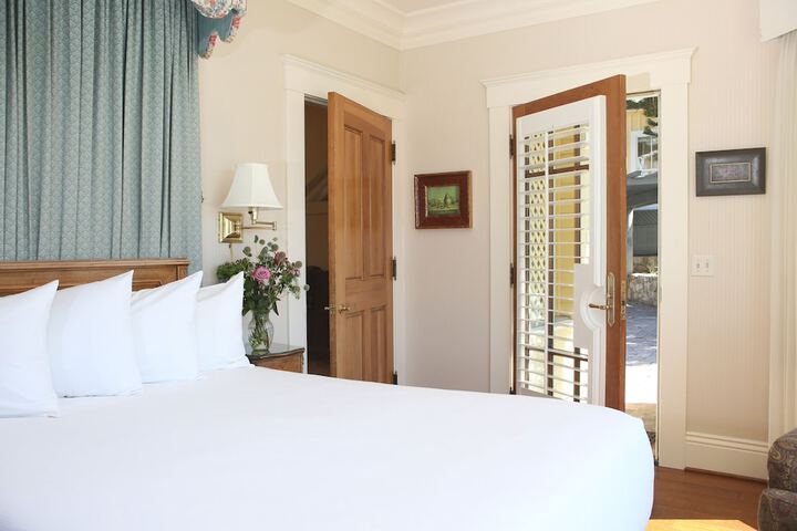Seven Gables Inn on Monterey Bay a Kirkwood Collection Property