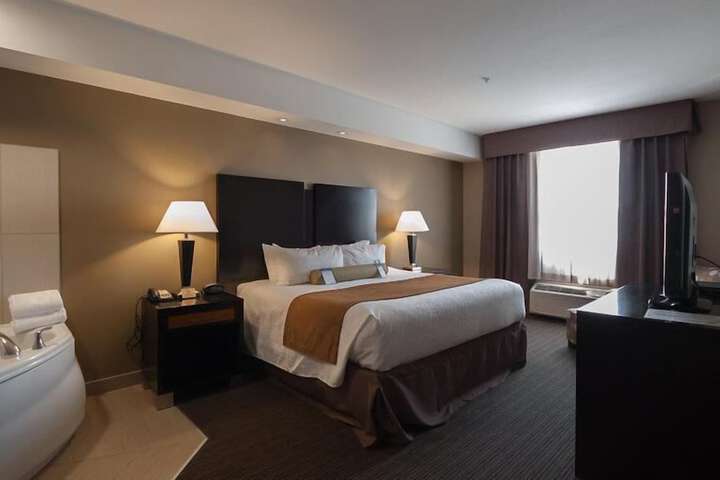 Room 28 of 40