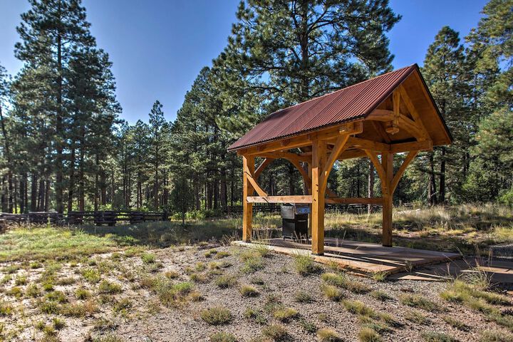 Mancos Cabin Rental on 80 Acres w / Mountain View!