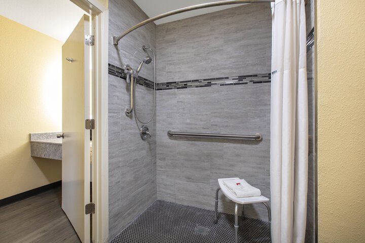 Room 21 of 27
