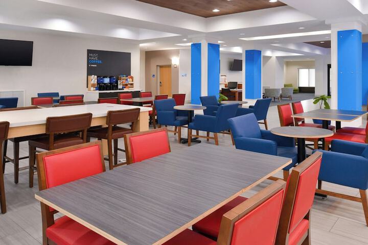 Holiday Inn Express & Suites Laplace by IHG