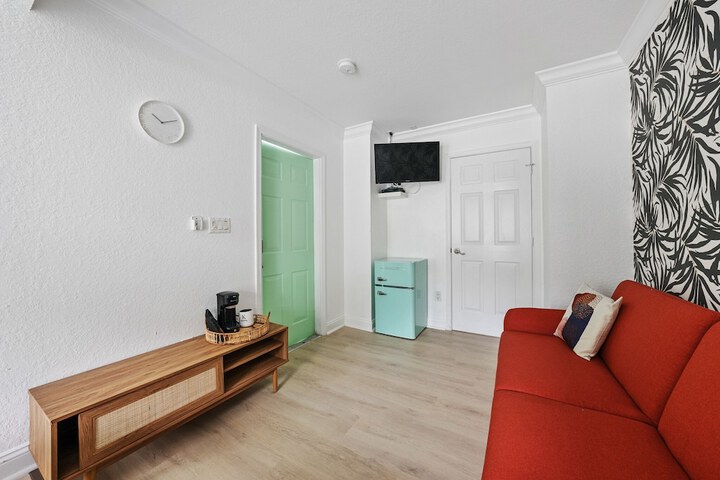 Room 7 of 35