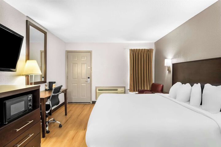 Room 20 of 32