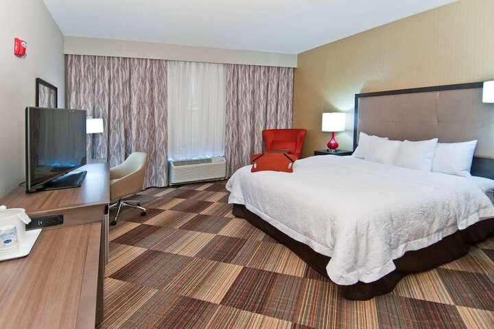 Room 11 of 28