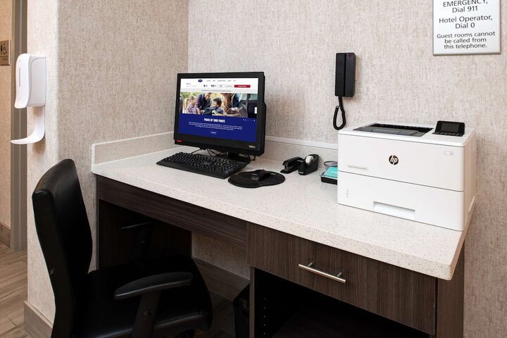 Business Center 75 of 75