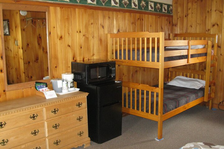 Room 33 of 38