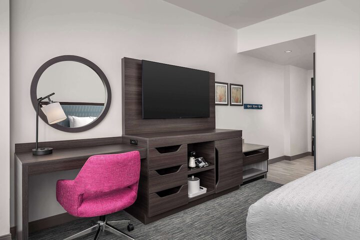 Room 28 of 43