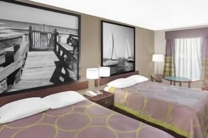 Room 8 of 21