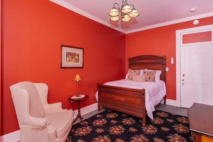 Room 15 of 93