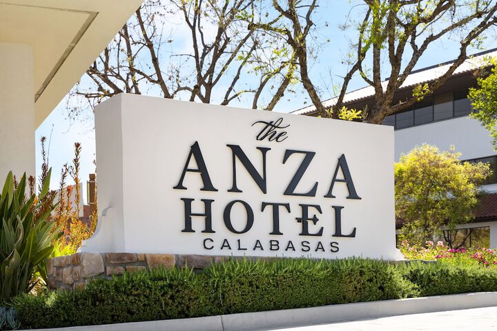 Hotel 2 of 118