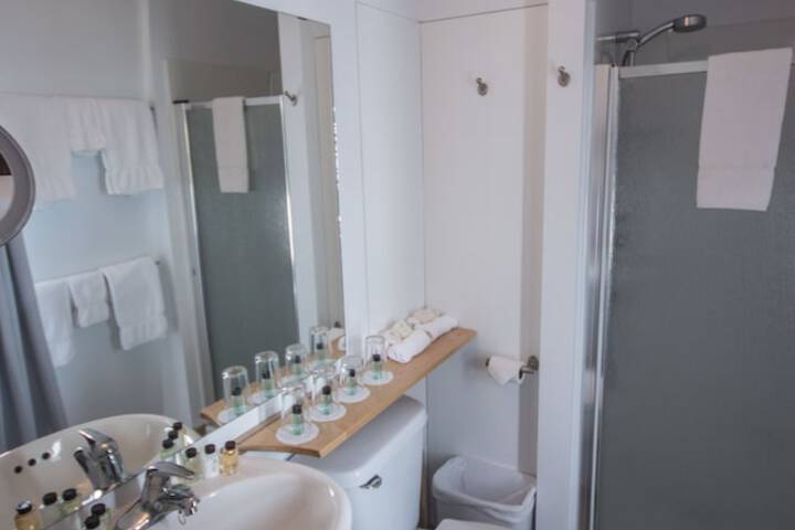 Room 16 of 28