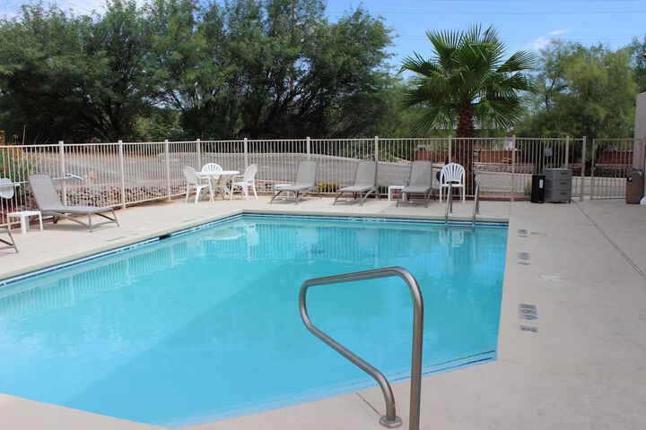 Pool 10 of 71