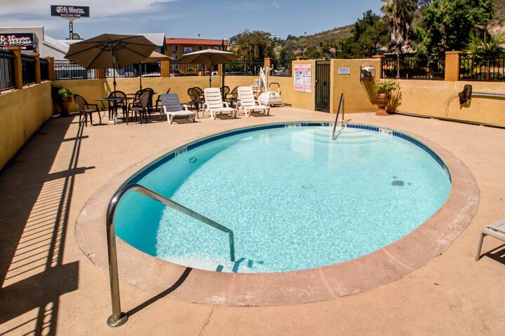 Pool 5 of 40