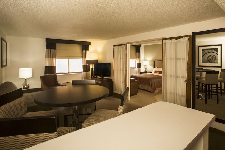 Room 35 of 62