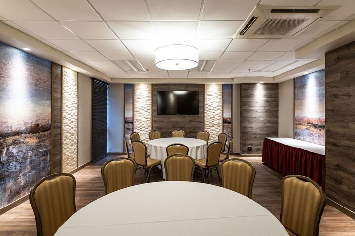 Holiday Inn Newark International Airport by IHG