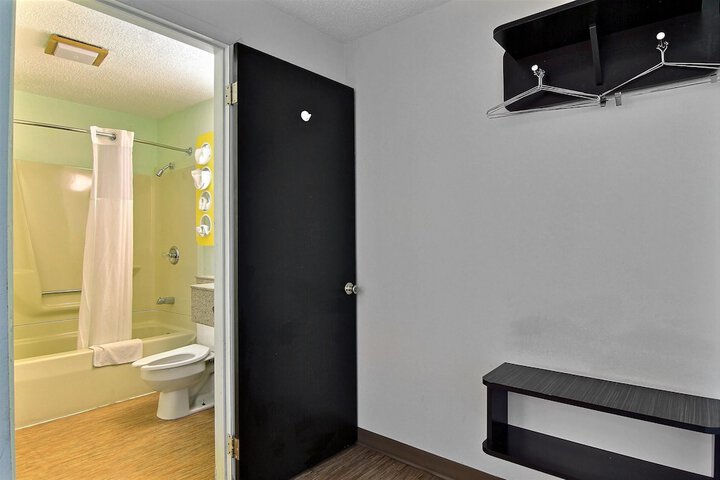 Room 28 of 31