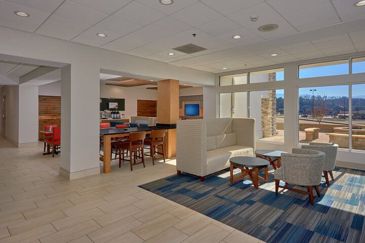 Holiday Inn Express and Suites Pigeon Forge Sevierville by IHG