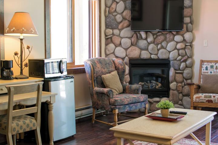 Aspen Village Inn