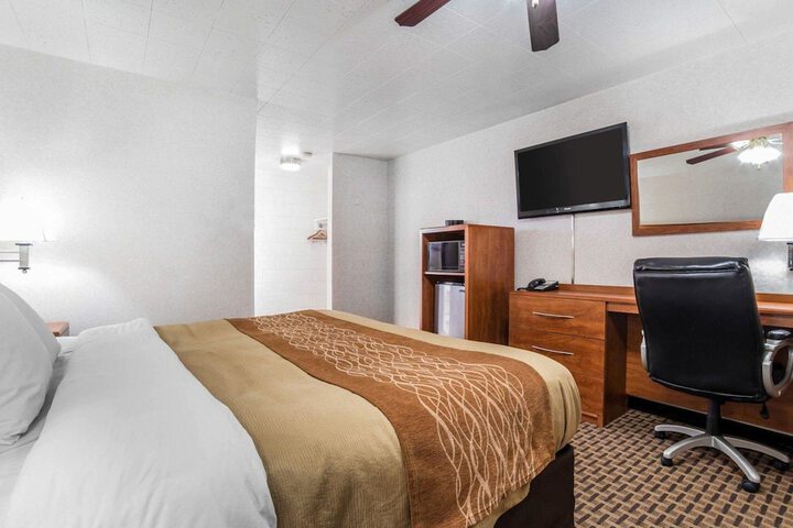 Room 11 of 25