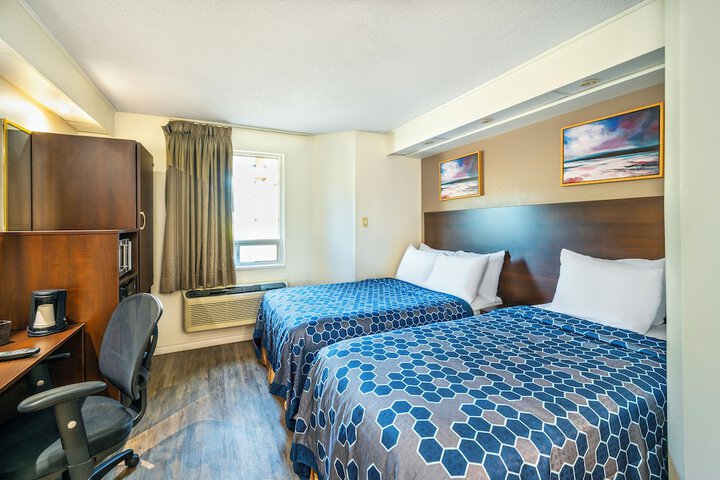 Room 11 of 36