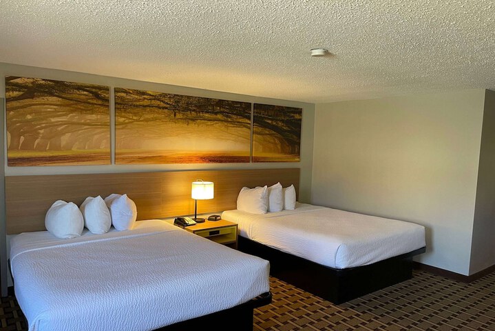 Room 9 of 52