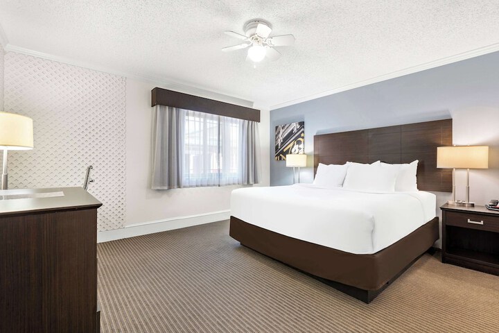 Room 12 of 71