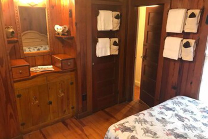 TWIN ELM GUEST RANCH