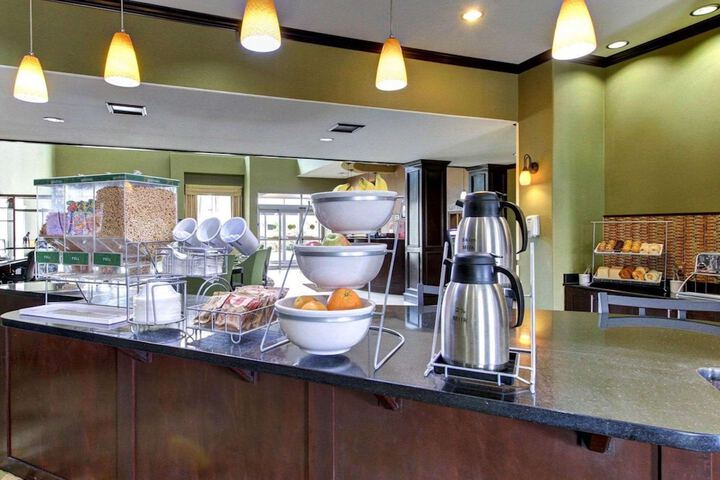 Breakfast/Coffee Service 28 of 37