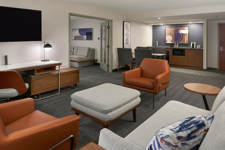 Room 21 of 33
