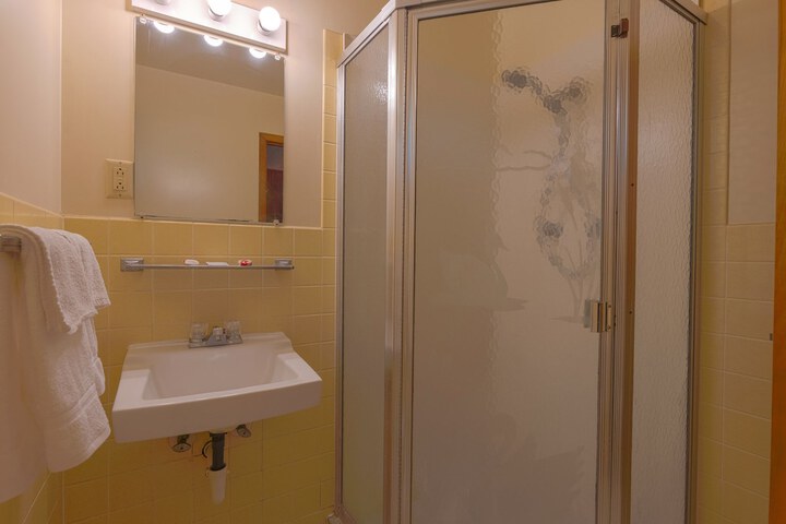 Room 41 of 62