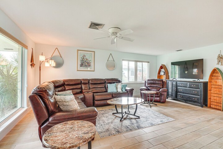 Waterfront North Fort Myers Home w / Private Pool!
