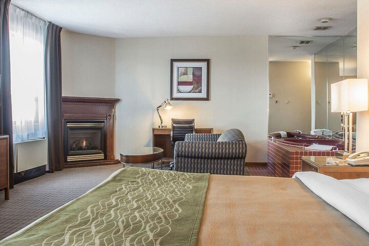 Room 8 of 30