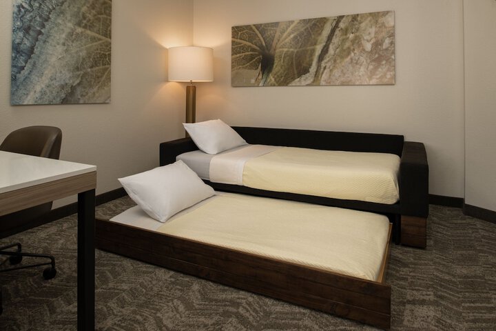 Room 10 of 29