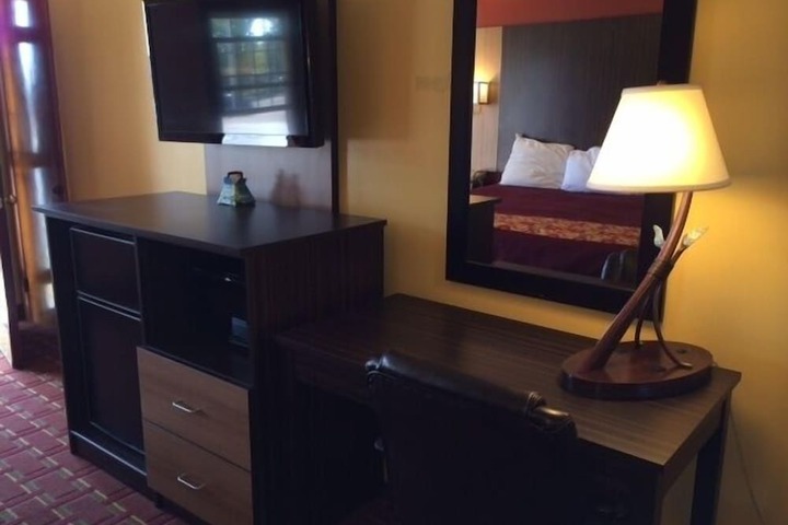 Budget Inn