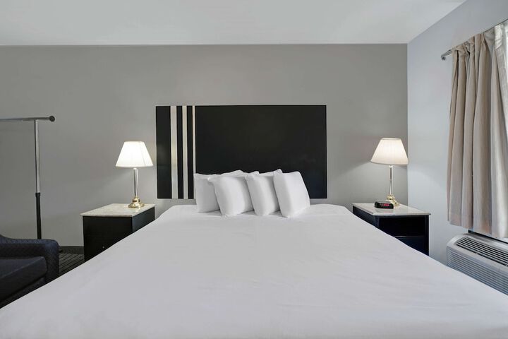 Room 17 of 26