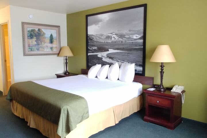 Room 34 of 83