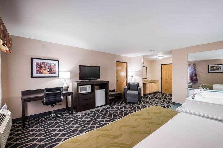 Room 15 of 38