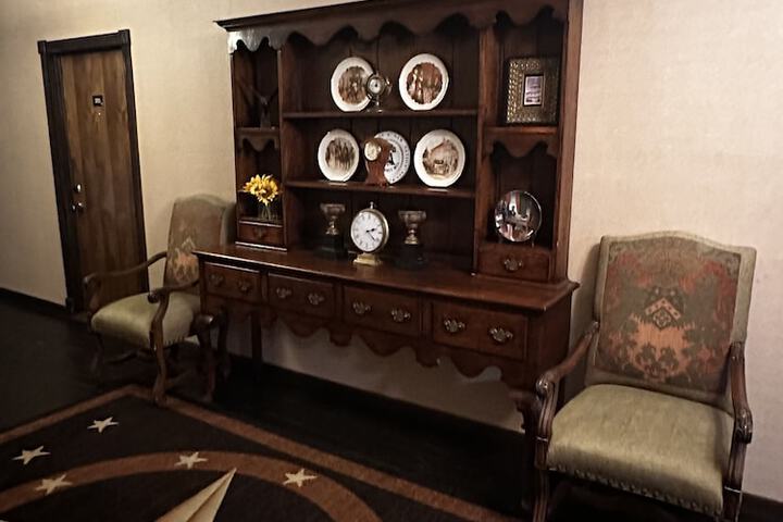 Hotel Interior 10 of 32