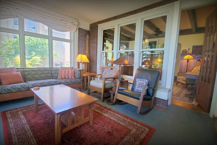 Room 9 of 29