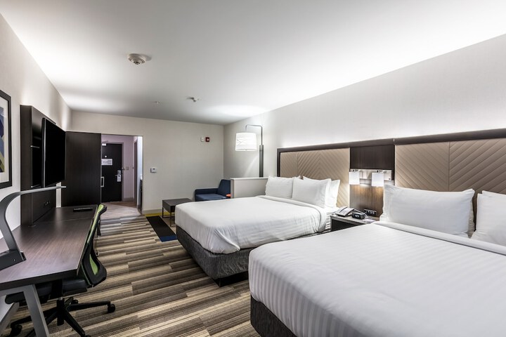 Room 15 of 32