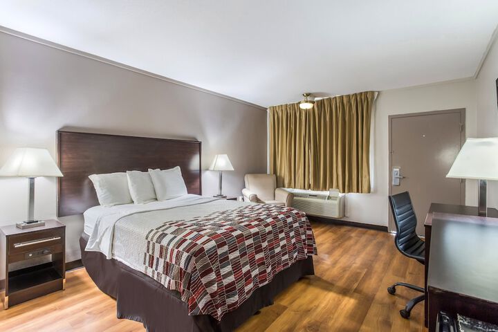 Room 17 of 39