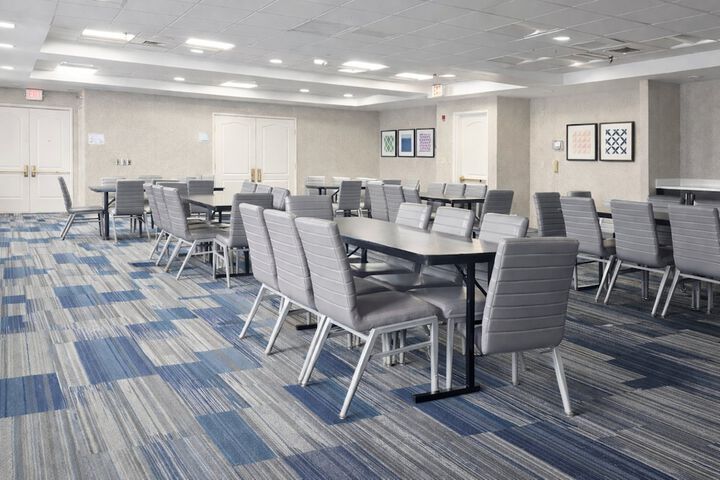 Holiday Inn Express & Suites Winner by IHG