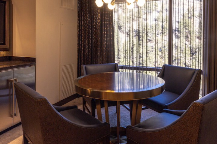 Room 34 of 100