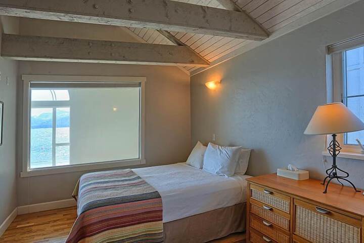 Room 36 of 183