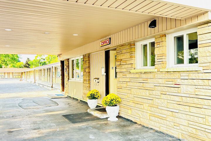 Brant Inn