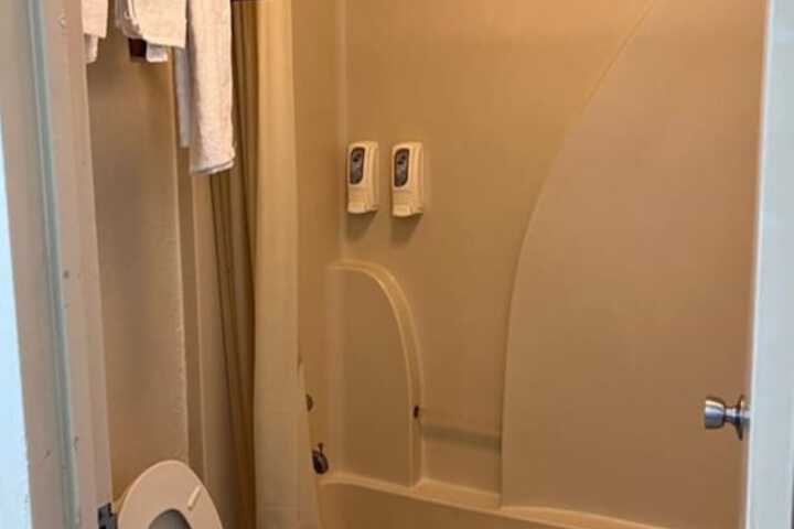 Room 52 of 95